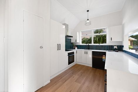 Photo of property in 19 Morrow Avenue, St Andrews, Hamilton, 3200