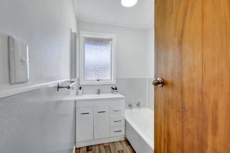 Photo of property in 21 Montjoy Street, Stratford, 4332