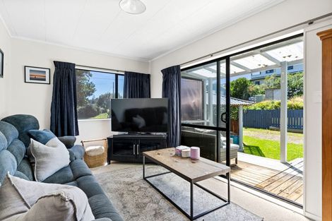 Photo of property in 124 Park Avenue, Waitarere Beach, Levin, 5510