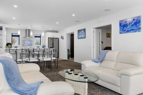 Photo of property in 32 Huka Heights Drive, Rangatira Park, Taupo, 3330