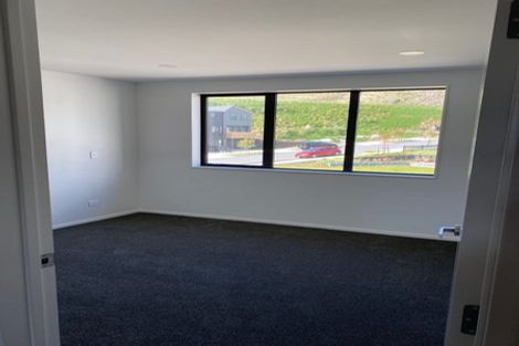 Photo of property in 12 Bee Lane, Whitby, Porirua, 5024