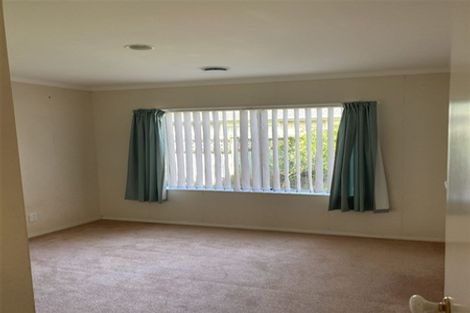 Photo of property in 2/36 West Fairway, Golflands, Auckland, 2013