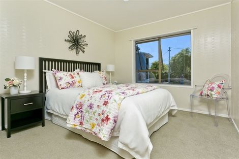 Photo of property in 2/149 Chivalry Road, Glenfield, Auckland, 0629