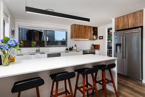 Photo of property in 15 Landsborough Lane, Wanaka, 9305