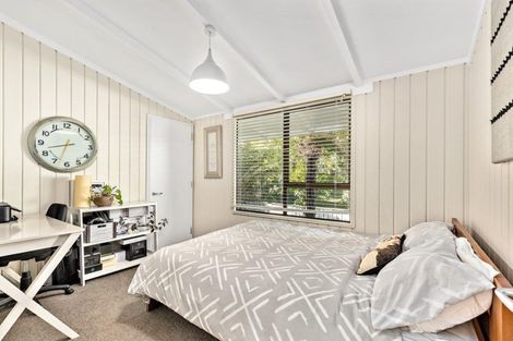 Photo of property in 2/12 Westbourne Road, Murrays Bay, Auckland, 0630