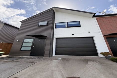 Photo of property in 3/18 Kaimai Avenue, Massey, Auckland, 0614