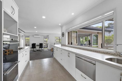 Photo of property in 27 Redwood Crescent, Hurdon, New Plymouth, 4310