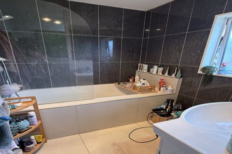 Photo of property in 20 Alma Street, Te Atatu South, Auckland, 0610