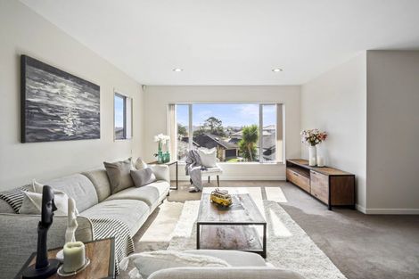 Photo of property in 13 Pin Oak Drive, Schnapper Rock, Auckland, 0632