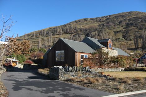 Photo of property in 1 Gretton Way, Lower Shotover, Queenstown, 9371