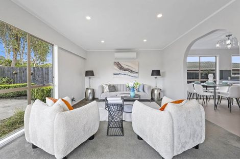 Photo of property in 34 Beechdale Crescent, Pakuranga Heights, Auckland, 2010