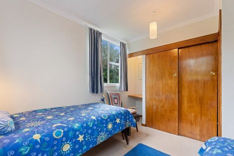 Photo of property in 16 Hughes Street, Waikanae Beach, Waikanae, 5036