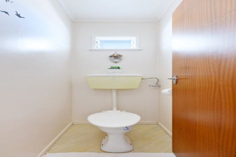 Photo of property in 15 Abel Tasman Avenue, Henderson, Auckland, 0610