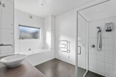 Photo of property in 8 Matthews Crescent, Cromwell, 9310