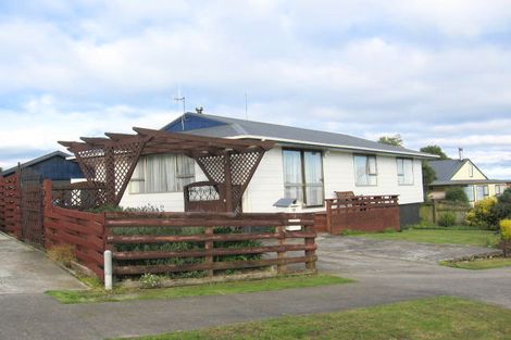 Photo of property in 35 Heatherlea Heights, Feilding, 4702