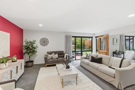 Photo of property in 12 Hatfield Place, Avonhead, Christchurch, 8042