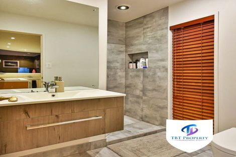 Photo of property in 65 Harry Dreadon Road, Opaheke, Papakura, 2584