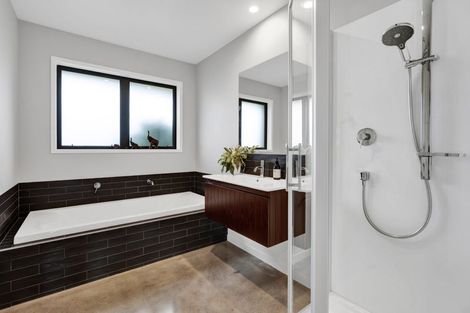 Photo of property in 376 Egmont Road, Hillsborough, New Plymouth, 4372