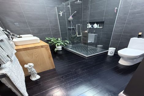 Photo of property in 35 Birkdale Road, Birkdale, Auckland, 0626