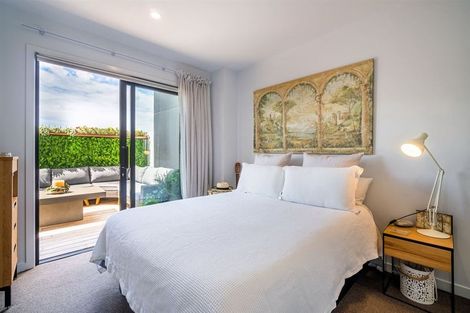 Photo of property in Frank Sargeson Apts, 4/80g Anzac Street, Takapuna, Auckland, 0622