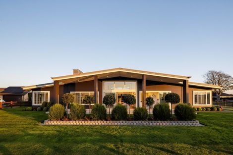 Photo of property in 1 Baxter Michael Crescent, Cambridge, 3434