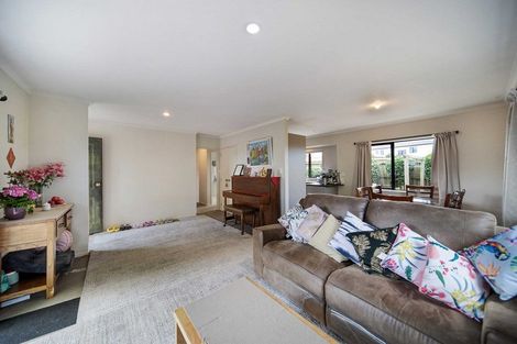 Photo of property in 52c Arimu Road, Papakura, 2110