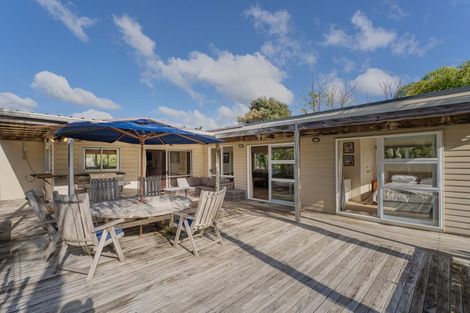 Photo of property in 30 Oyster Drive, Cooks Beach, Whitianga, 3591