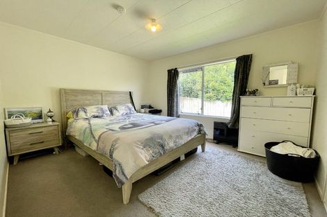 Photo of property in 2/15 Kirklow Place, Goodwood Heights, Auckland, 2105