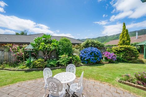 Photo of property in 25 Awanui Drive, Waikanae, 5036