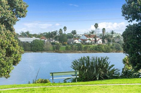 Photo of property in 22 Cliff Road, Papakura, 2110