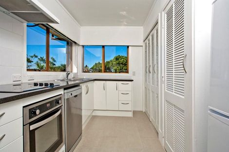 Photo of property in 1/5 Pullum Street, Birkenhead, Auckland, 0626