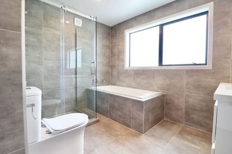 Photo of property in 210a Forrest Hill Road, Forrest Hill, Auckland, 0620