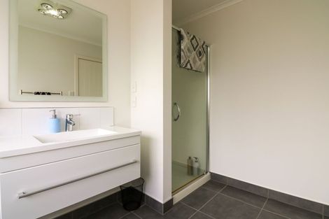 Photo of property in 1 Medallion Court, Kelvin Grove, Palmerston North, 4414
