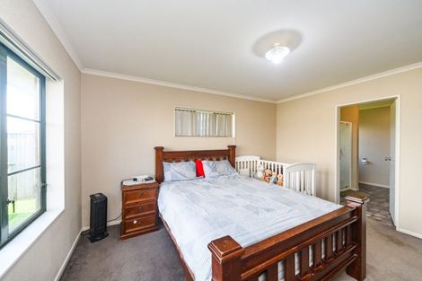 Photo of property in 34 Geneva Terrace, Kelvin Grove, Palmerston North, 4414