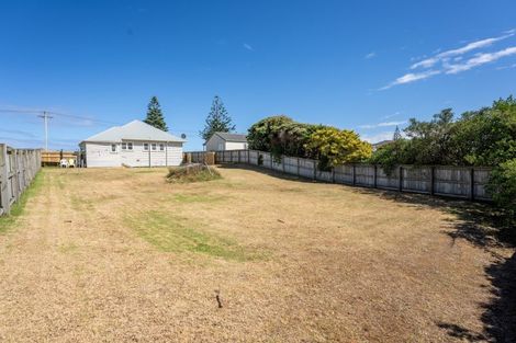 Photo of property in 38 Marine Parade, Otaki Beach, Otaki, 5512