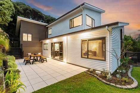Photo of property in 37 Navigation Drive, Whitby, Porirua, 5024