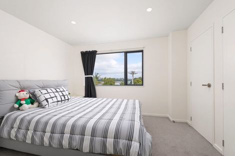 Photo of property in 2/35 Renata Crescent, Te Atatu Peninsula, Auckland, 0610