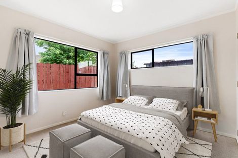 Photo of property in 44 Golfland Drive, Golflands, Auckland, 2013