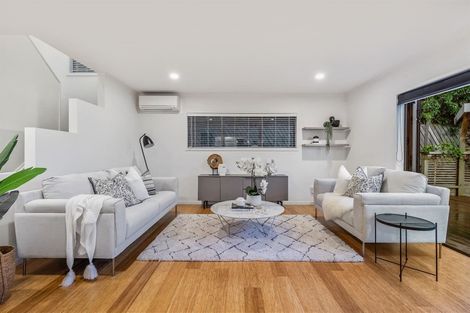 Photo of property in 2/11 Nile Road, Milford, Auckland, 0620