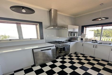 Photo of property in 14 Enfield Road, Hospital Hill, Napier, 4110