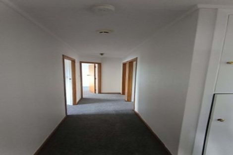 Photo of property in 327 Wairau Road, Totara Vale, Auckland, 0627