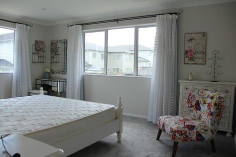 Photo of property in 3 Ascension Crescent, Orewa, 0931