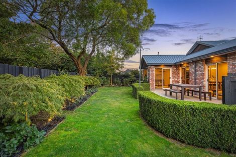 Photo of property in 152 Hawthornden Road, Avonhead, Christchurch, 8042