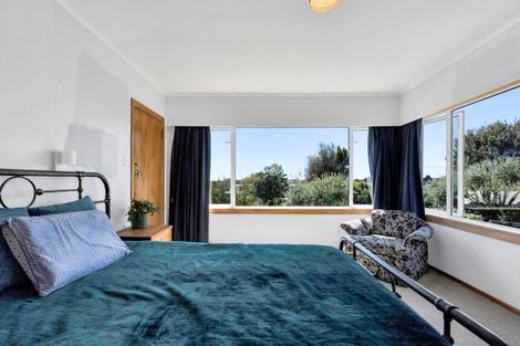 Photo of property in 52 Queens Road, Glen Avon, New Plymouth, 4312