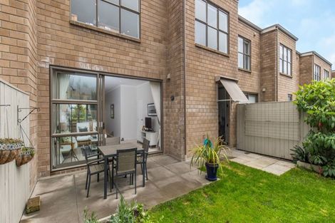 Photo of property in 24 Purchas Hill Drive, Stonefields, Auckland, 1072