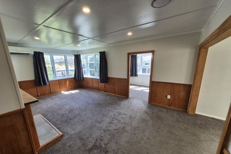 Photo of property in 18 Christian Street, Bryndwr, Christchurch, 8053