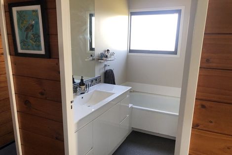 Photo of property in 70 Cypress Drive, Maungaraki, Lower Hutt, 5010