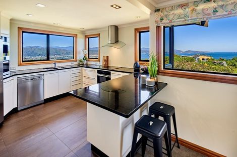 Photo of property in 63 Maungaraki Road, Korokoro, Lower Hutt, 5012