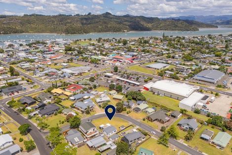 Photo of property in 4 Endeavour Close, Whitianga, 3510