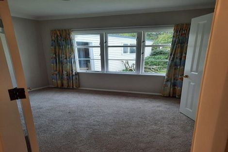 Photo of property in 30 The Drive, Tawa, Wellington, 5028